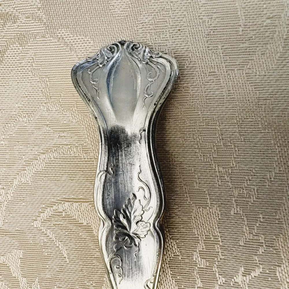 1847 Rogers Bros Vintage 1904 Silverplate 1 Gumbo & 3 Fruit Spoons Grape Motif